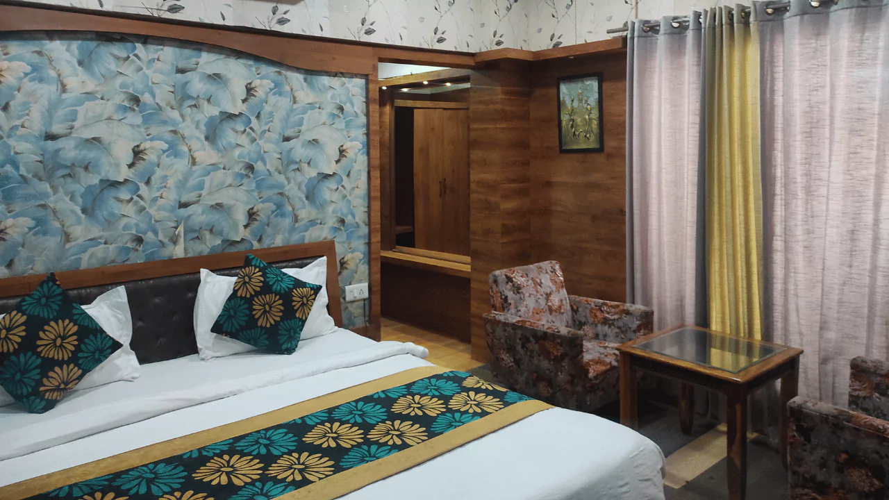 Deluxe Rooms Golden Griffin Rajpura